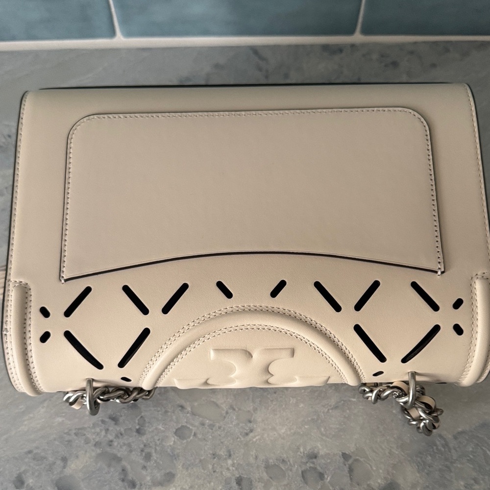 Tory Burch Cream Cut-Out Shoulder Bag - Picture 2 of 16